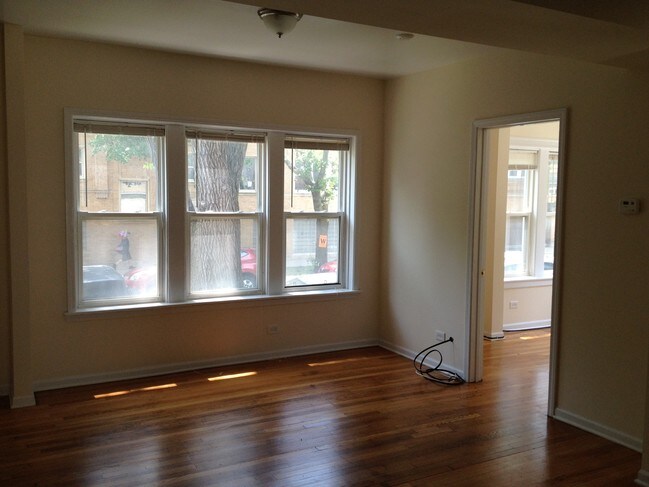 Foto del edificio - 3104 W Ainslie St