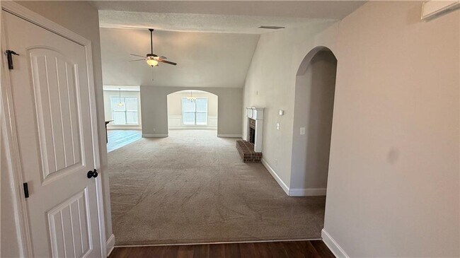 Foto del edificio - 707 River Mist Cir