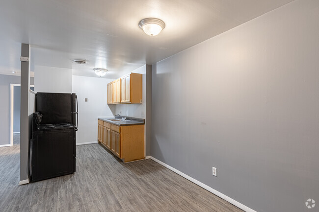 1BR, 1BA - 950SF - Ferncrest Apartments