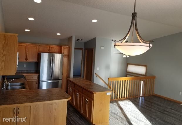 Building Photo - 3 br, 2 bath Duplex - 3600 11th St S