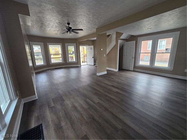 Building Photo - 2294 E 100th St