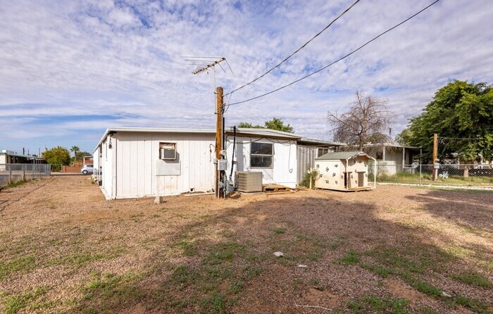 Primary Photo - Mobile Home with 3 bedrooms 1 baths, Big Yard