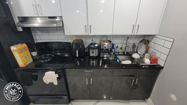 Building Photo - 14 Havens Pl