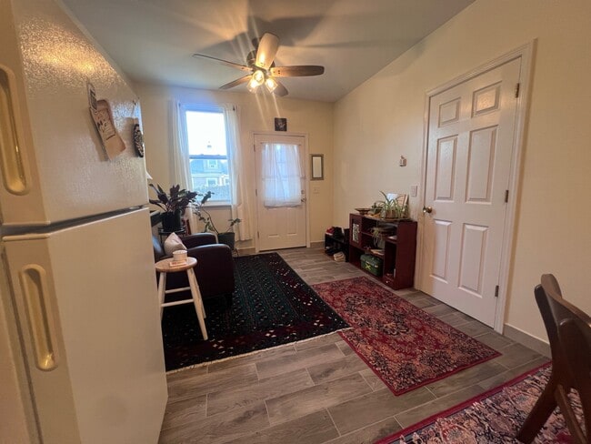 Building Photo - 2979 Fairfield Ave