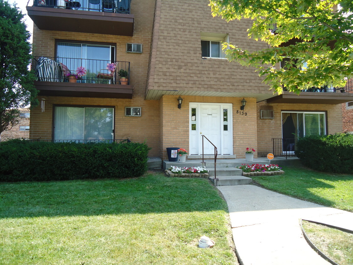 Foto principal - 8139 83rd Pl