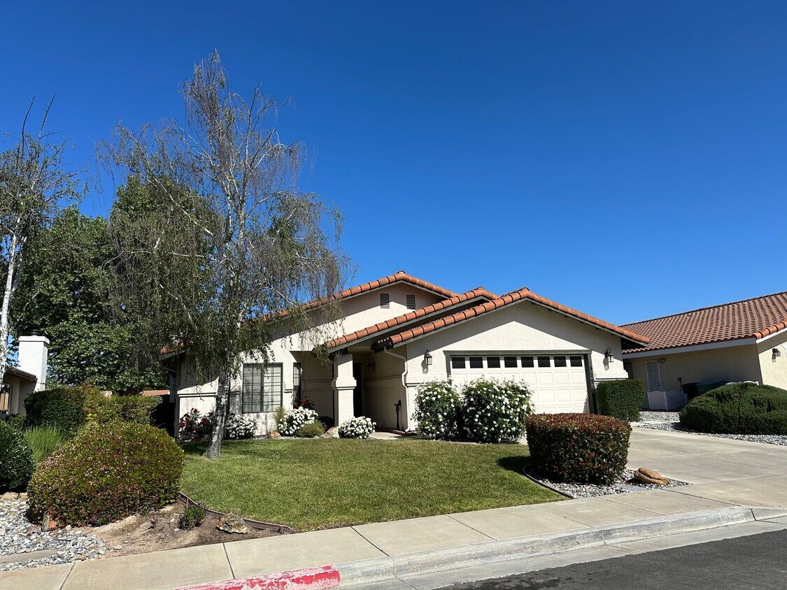 Primary Photo - Just reduced! Well cared for home on the g...