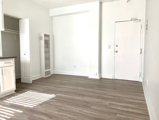 Foto del edificio - 744 Beacon Ave, Los Angeles, CA 90017