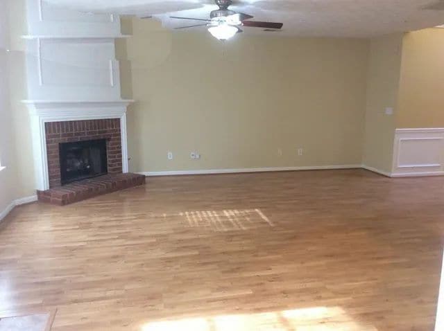 Building Photo - Room in House on Evanston Ct