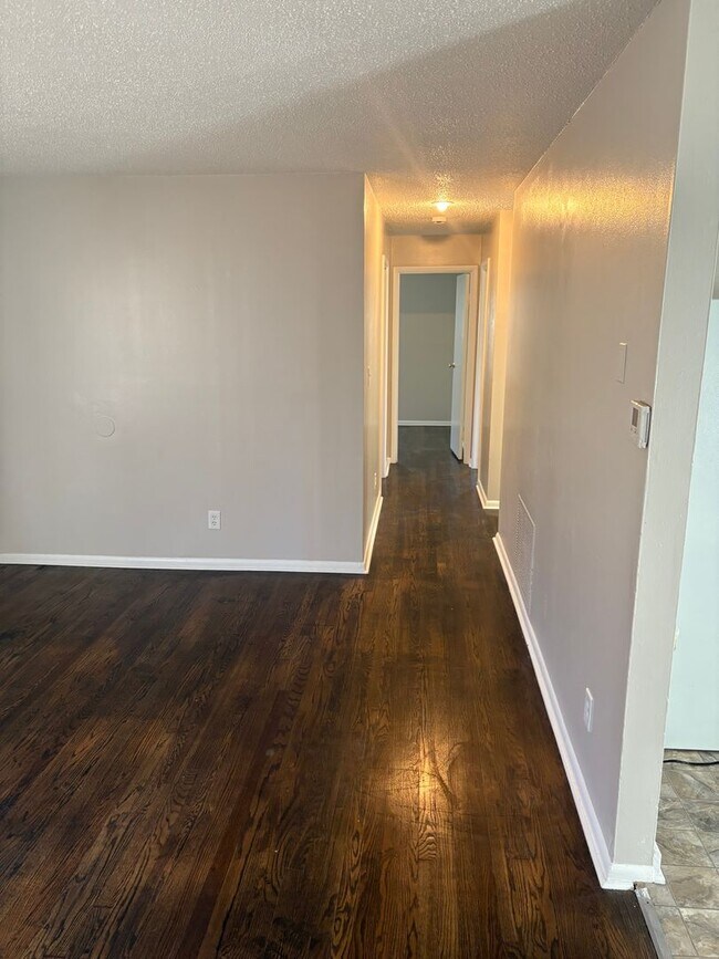 Building Photo - Large 3 bedroom house available