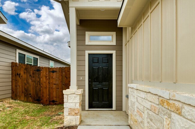 Building Photo - GORGEOUS 3 BEDROOM DUPLEX LOCATED IN MIDLOTHIAN ISD!