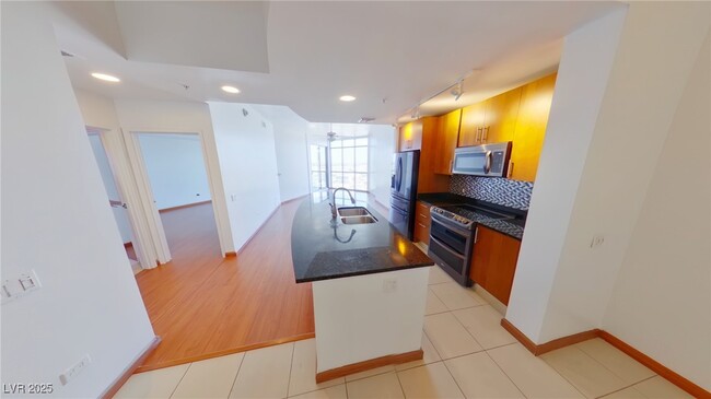 Foto del edificio - 200 W Sahara Ave