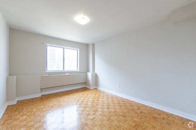 1BR, 1BA - Bedroom - 650 Parliament St