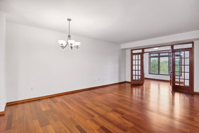 Living room / sunroom - 3251 Louisiana Ave S