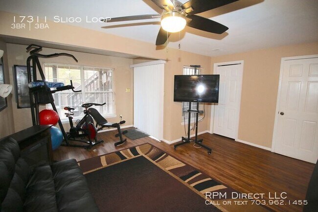 Building Photo - Welcome Home to Wayside Villiage