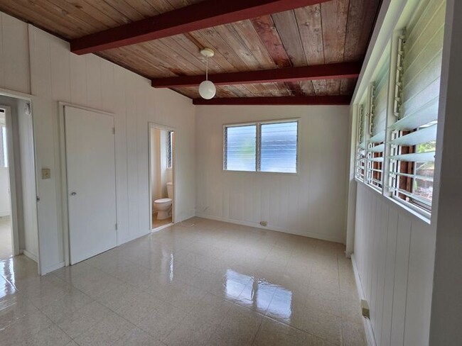 Foto del edificio - Momilani: 3 bedroom 1.5 bath duplex house w/ 2 car Tandem parking