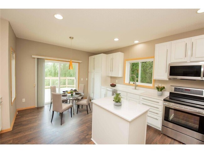 Foto del edificio - 9801 78th St S