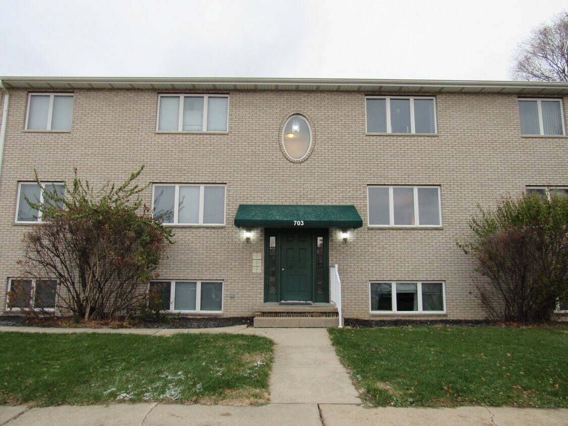 Primary Photo - 703 11th Avenue B Ct