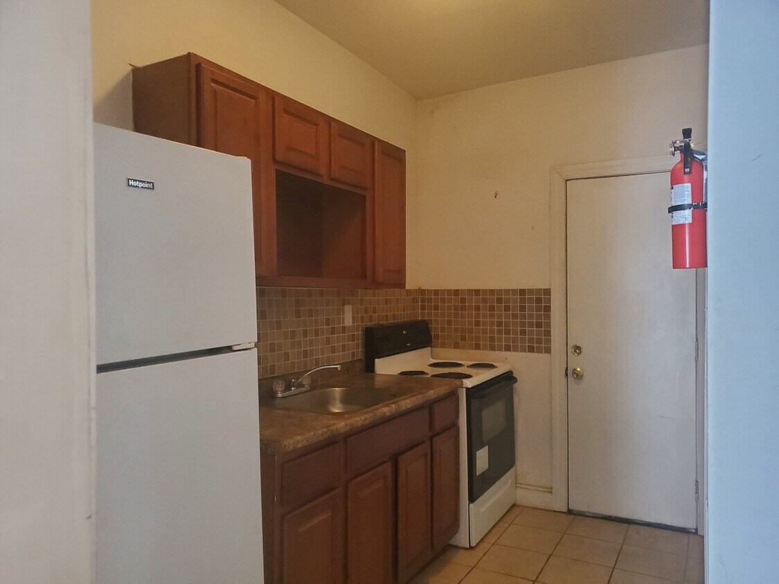 1532 N Felton St Unit 1, Philadelphia, PA 19151 Room for Rent in