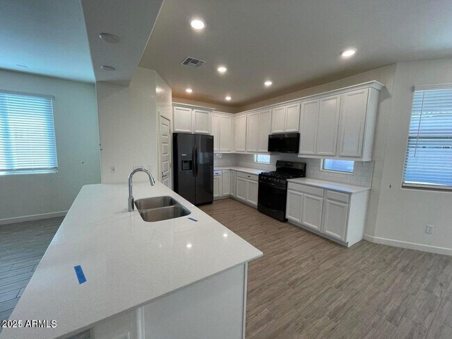 Foto del edificio - 16739 W Sand Hills Rd