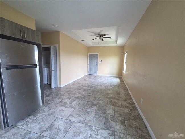 Building Photo - 2010 Garden Ridge Dr