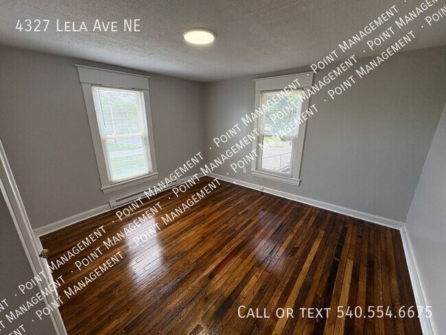 Foto del edificio - 4327 Lela Ave NE