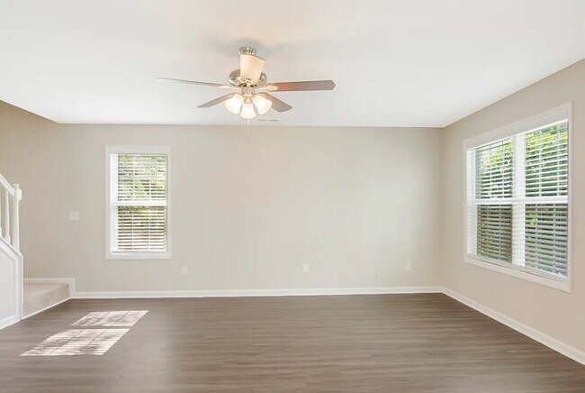 Foto del edificio - 3705 Wyndcliff Court