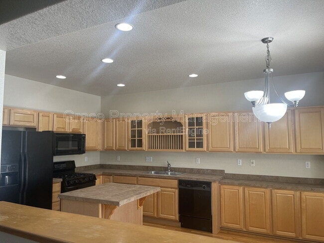 Building Photo - 12616 Julian Point