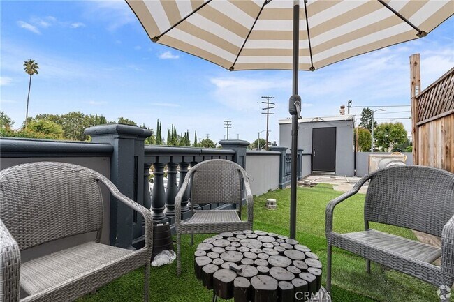 Foto del edificio - 6000 Woodman Ave