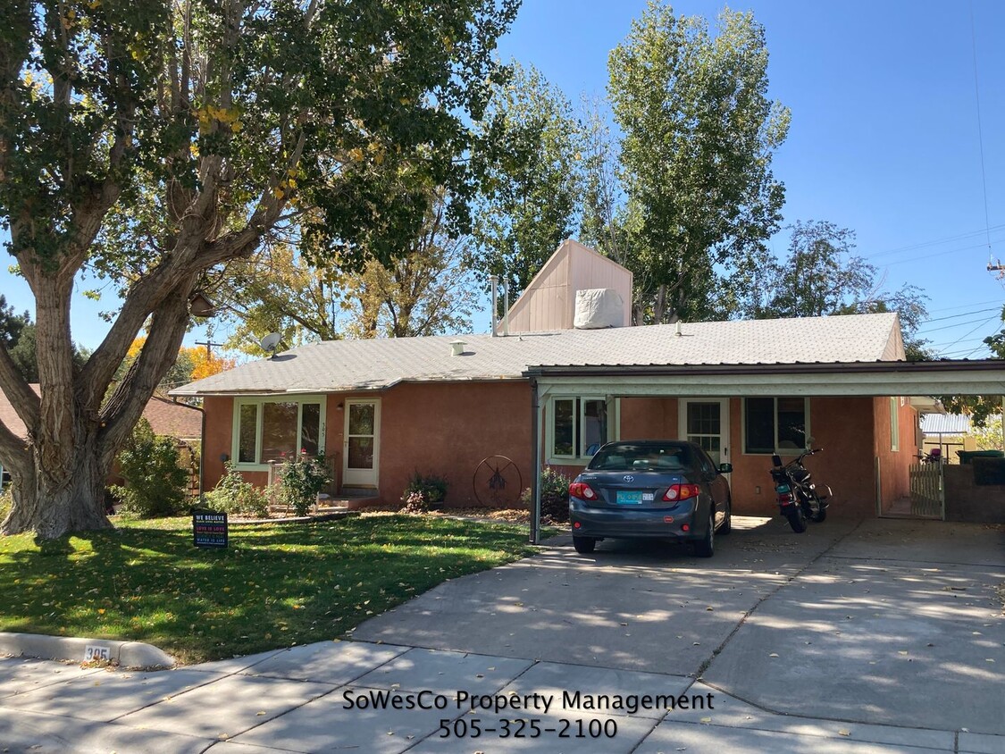 Foto principal - Charming 3 Bedroom 2 Bath Home in Aztec