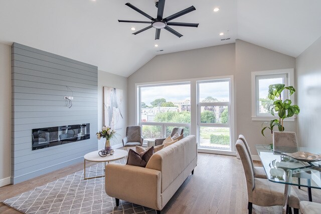 Foto del edificio - 4639 S Indiana Ave