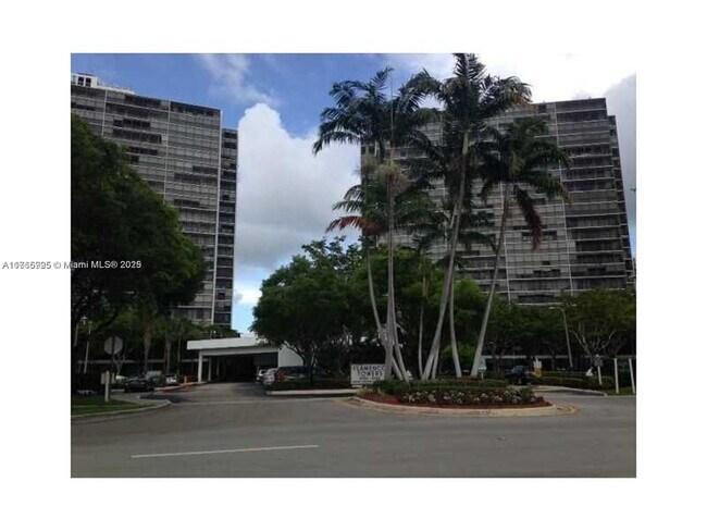 Foto del edificio - 3731 N Country Club Dr