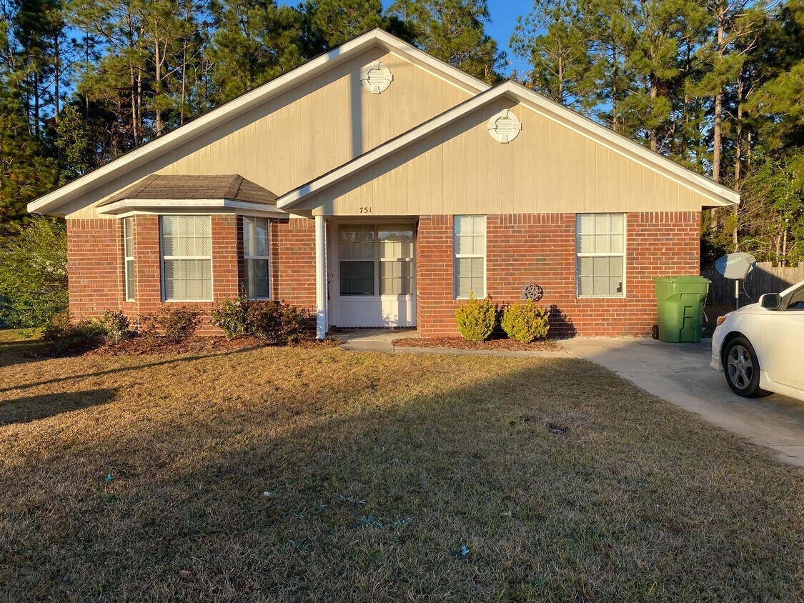Primary Photo - 751 Melissa Dr