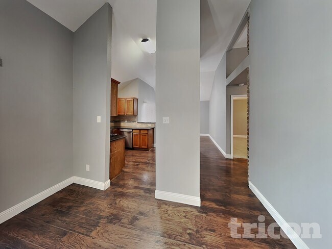 Foto del edificio - 725 Rawlins Dr