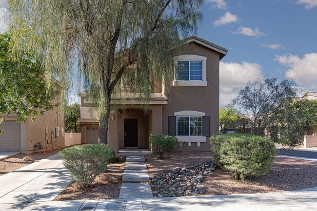 Building Photo - HUGE 5 BEDROOM, 3 BATH 2 STORY HOME IN GATED COMMUNITY NEAR SOUTHERN HIGHLANDS