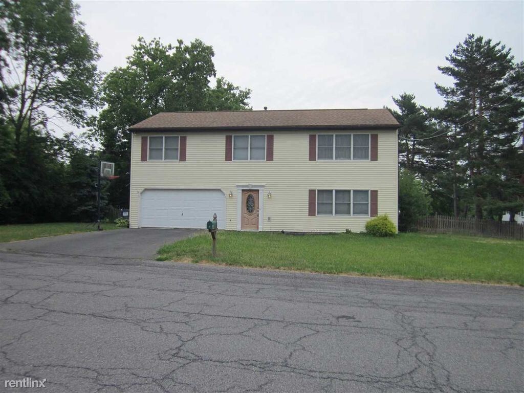 Primary Photo - 4 Pershing Dr