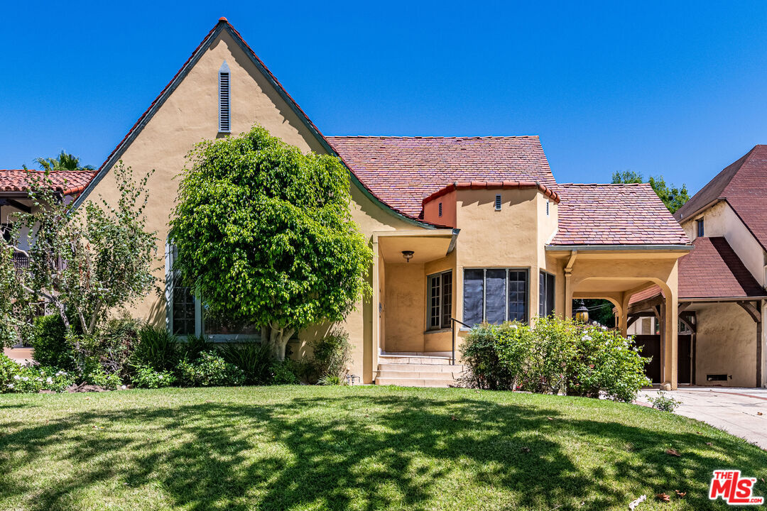 Foto principal - 240 S Citrus Ave