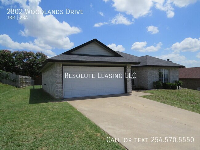 Foto del edificio - 2802 Woodlands Dr