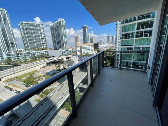Foto del edificio - 31 SE 6th St