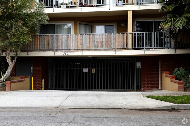 Building Photo - 3501 E Ransom St