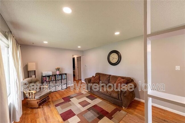 Building Photo - 2761 Skeies Dr