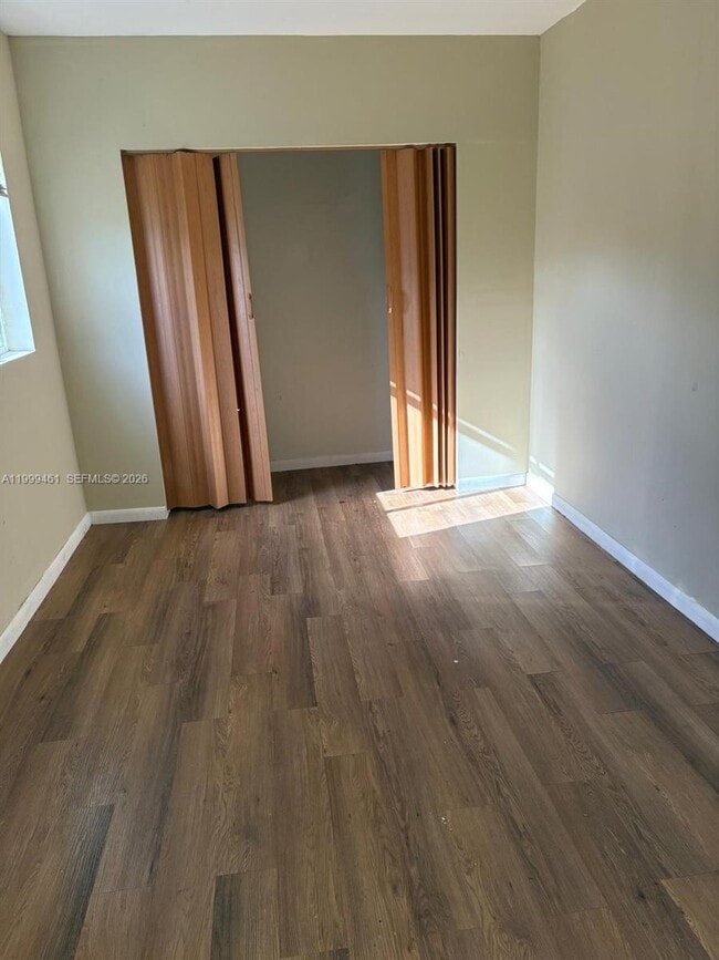 Foto del edificio - 1384 NW 27th St