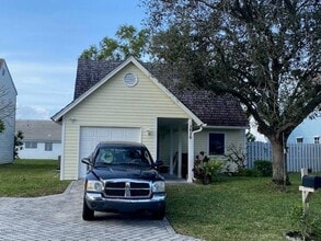 Building Photo - 2820 Black Pine Ct