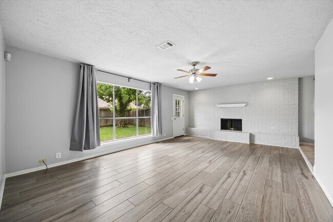 Building Photo - 2110 Gray Falls Dr