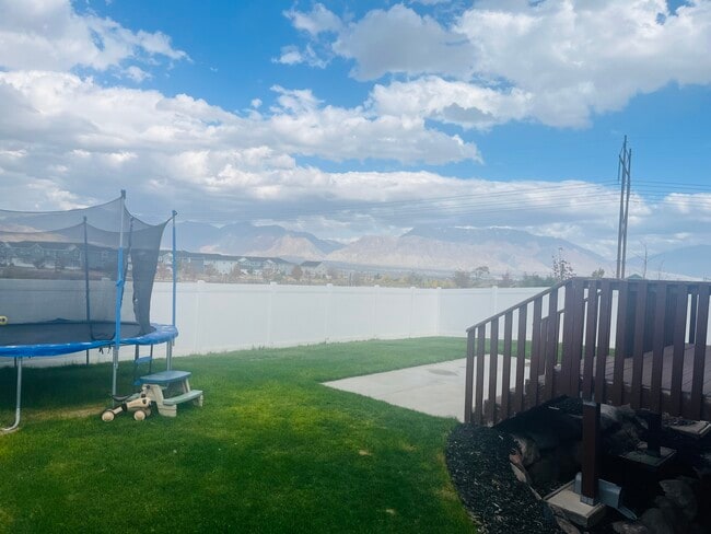 Building Photo - 4963 E Silver Ridge Rd