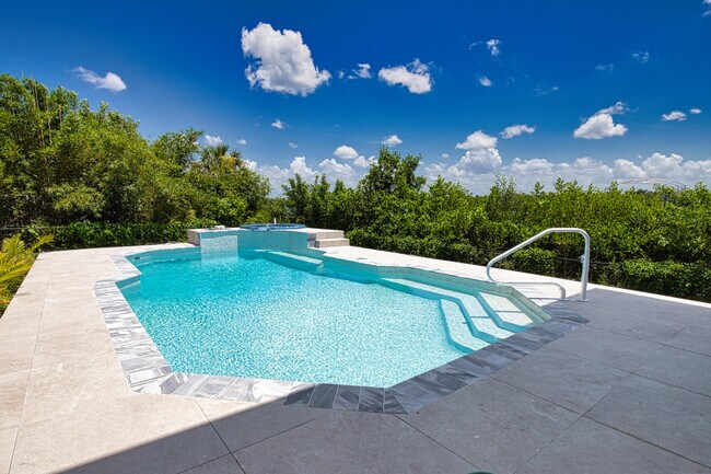 Building Photo - 13064 Via Flavia