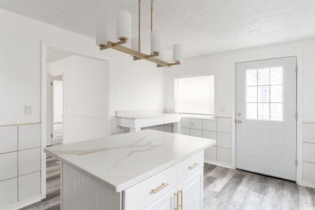 Foto del edificio - 3 br, 2 bath House - 513 Henry Street