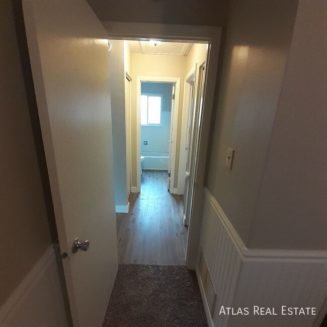 Building Photo - 1809 Eagle View Dr