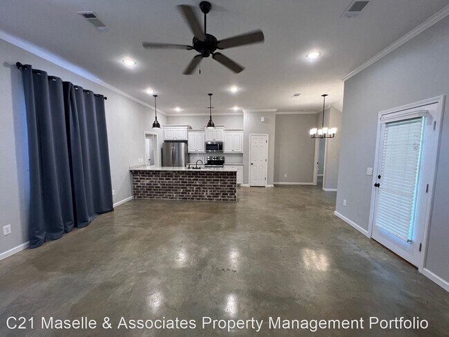 Building Photo - 3 br, 2 bath House - 927 Filmore Dr.