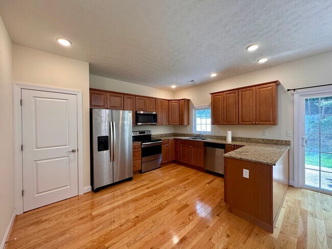 Foto del edificio - Townhouse for Rent in Spring Oaks!