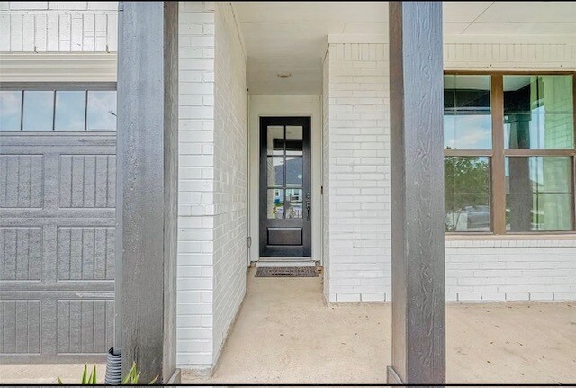 Building Photo - 15306 Spanish Ranchos Way